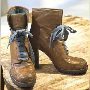 Brunello Cucinelli lace up heeled Leather boot size 39 US 9